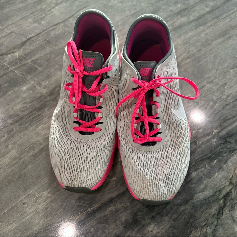 Nike Women's Zoom Fit Shoes Gray and Pink Training size 9 - Picture 4 of 7